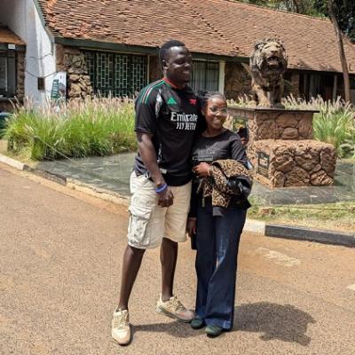 students-capturing-moments-with-their-loved-one-animal-orphanage